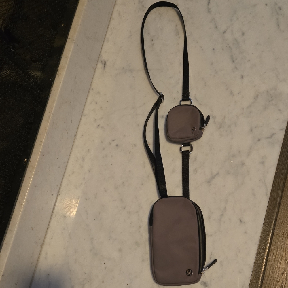 LULULEMON Gray Crossbody Bag Set- Adjustable- So Cute! ✨✨✨